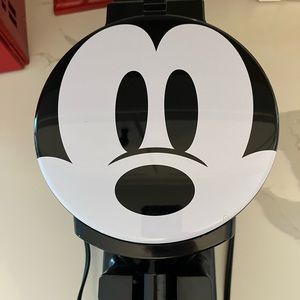 Williams Sonoma Double Flip Mickey Mouse Waffle Maker